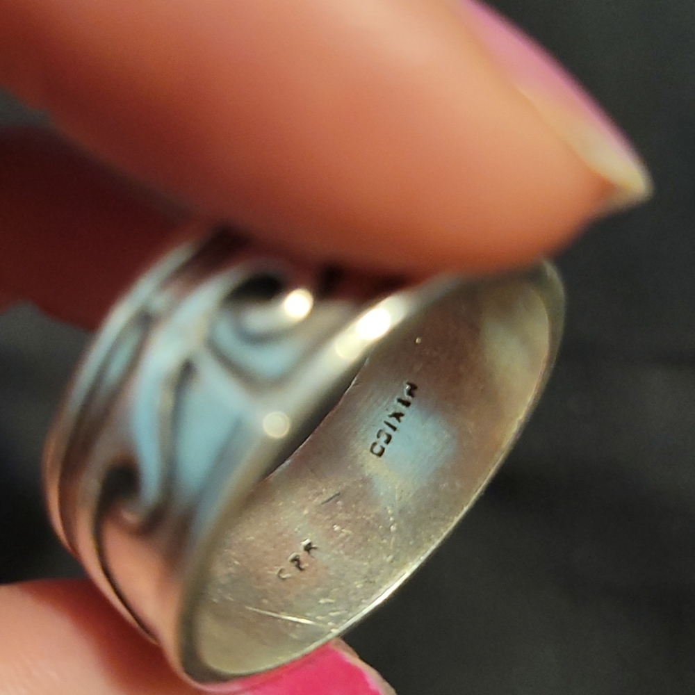 Ring - Picture 3 of 3